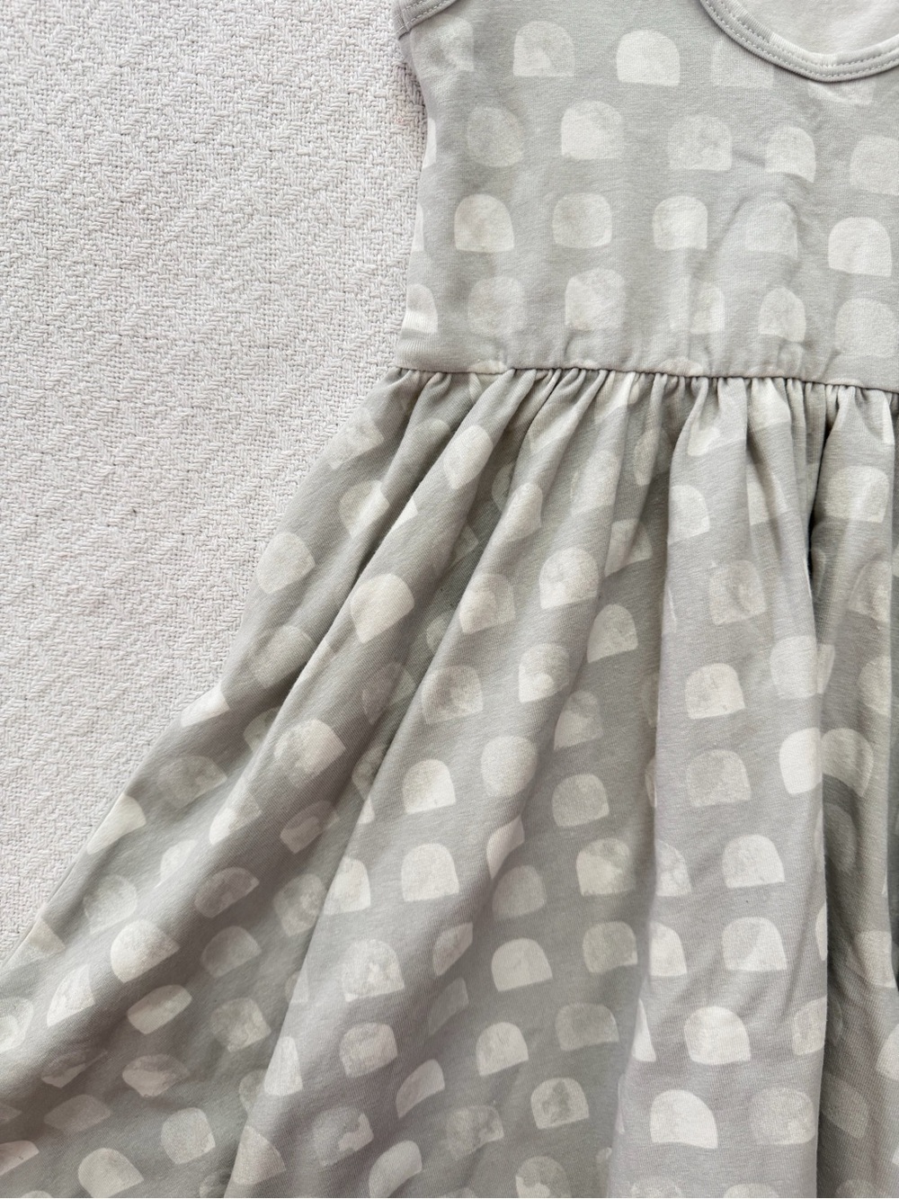 Alice + Ames Light Gray Sleeveless Patterned Twirl Dress - Picture 4 of 4